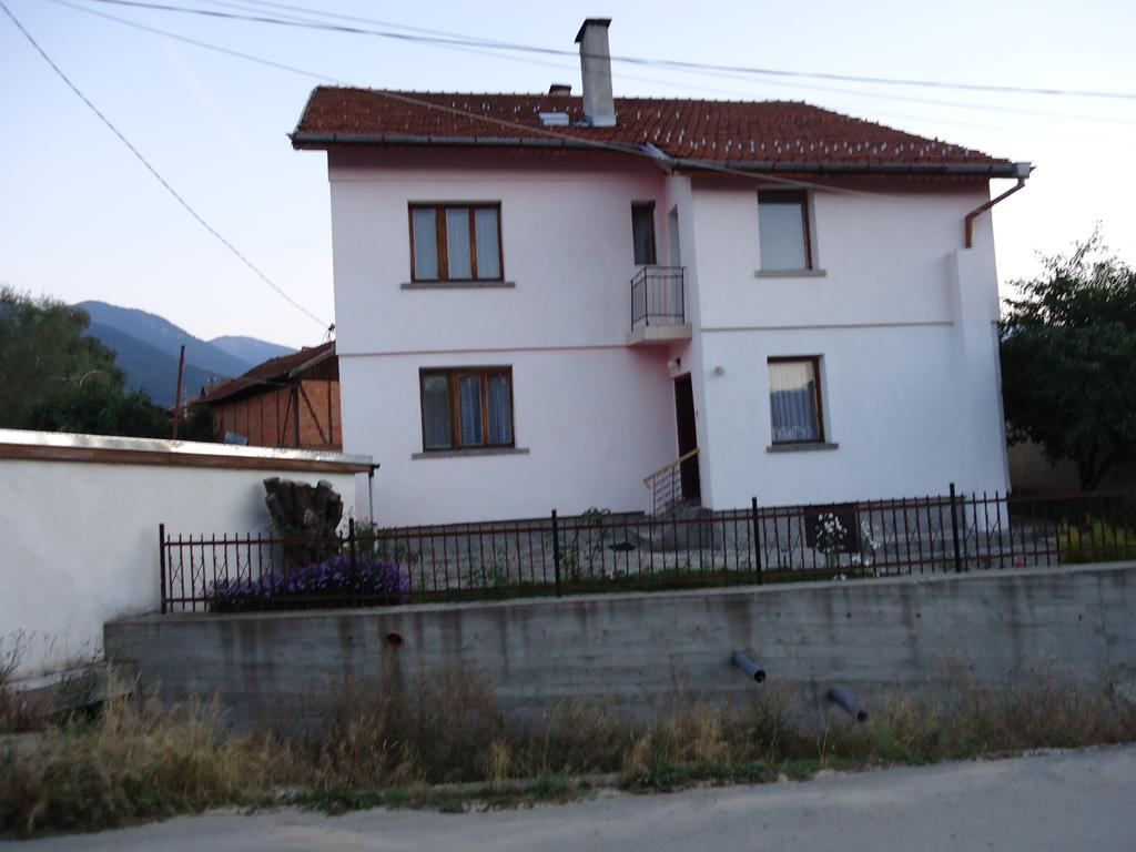 Guest House Ahp Mala Tsŭrkva 객실 사진