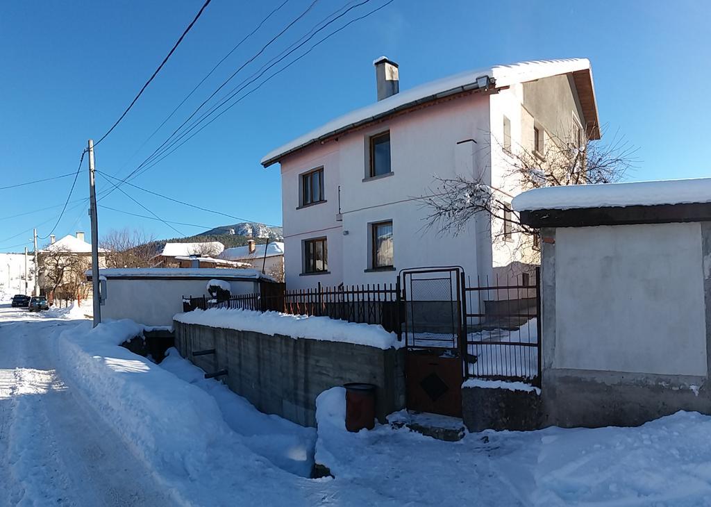 Guest House Ahp Mala Tsŭrkva 외부 사진