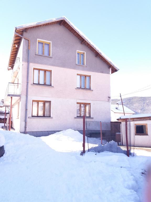 Guest House Ahp Mala Tsŭrkva 외부 사진