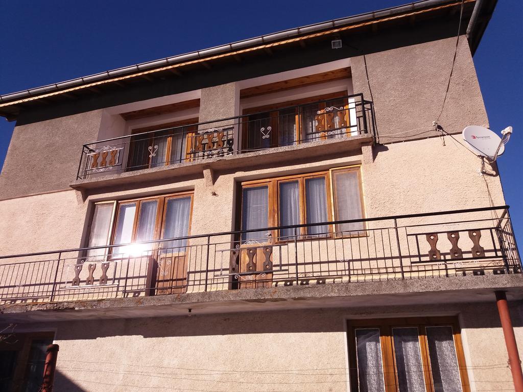 Guest House Ahp Mala Tsŭrkva 외부 사진
