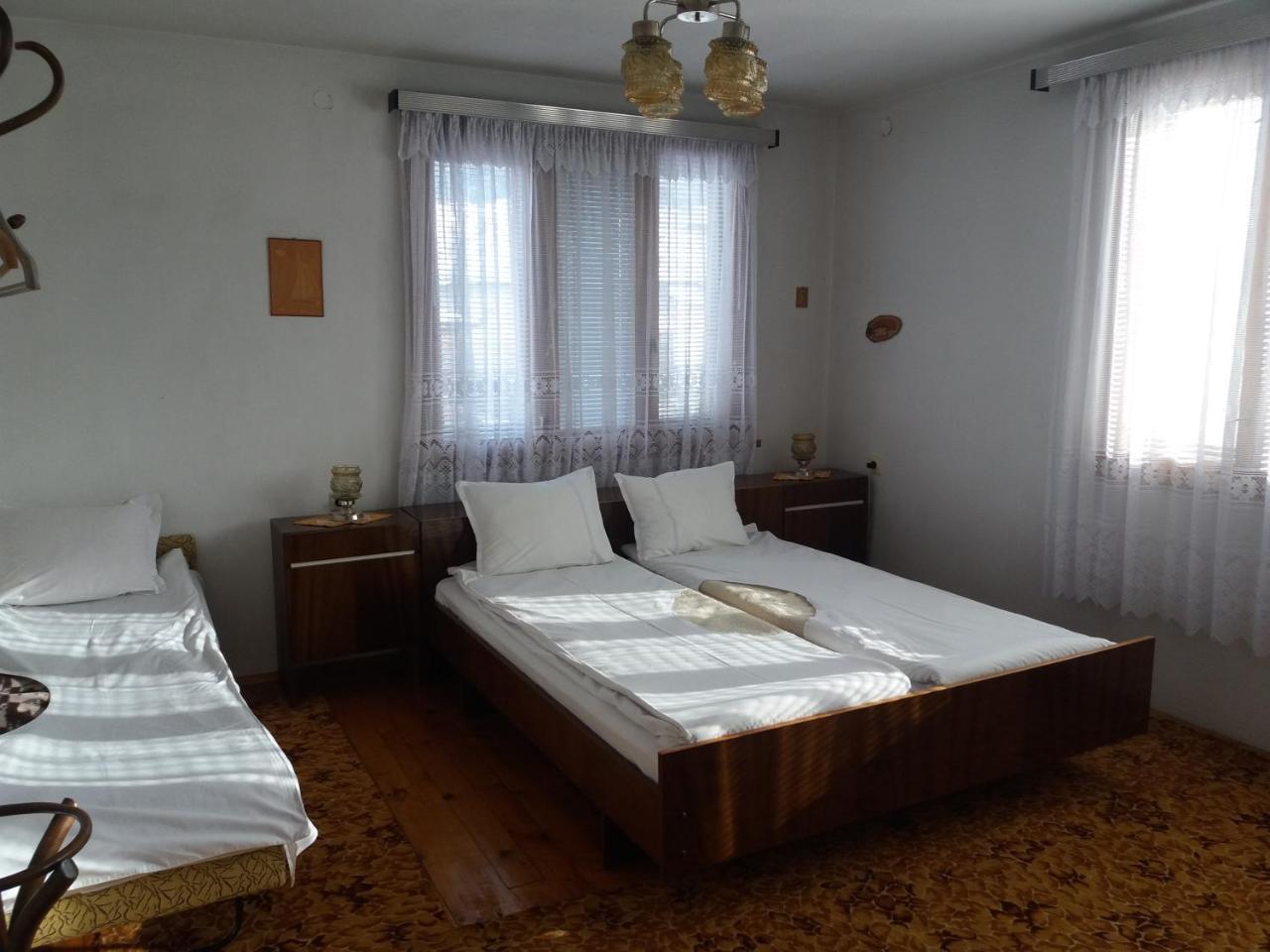 Guest House Ahp Mala Tsŭrkva 외부 사진
